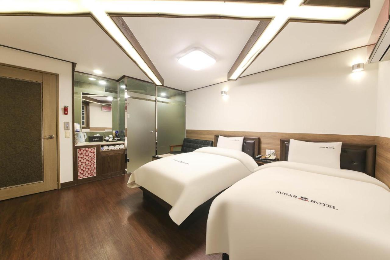 Sugar Hotel Kjongdzsu Kültér fotó
