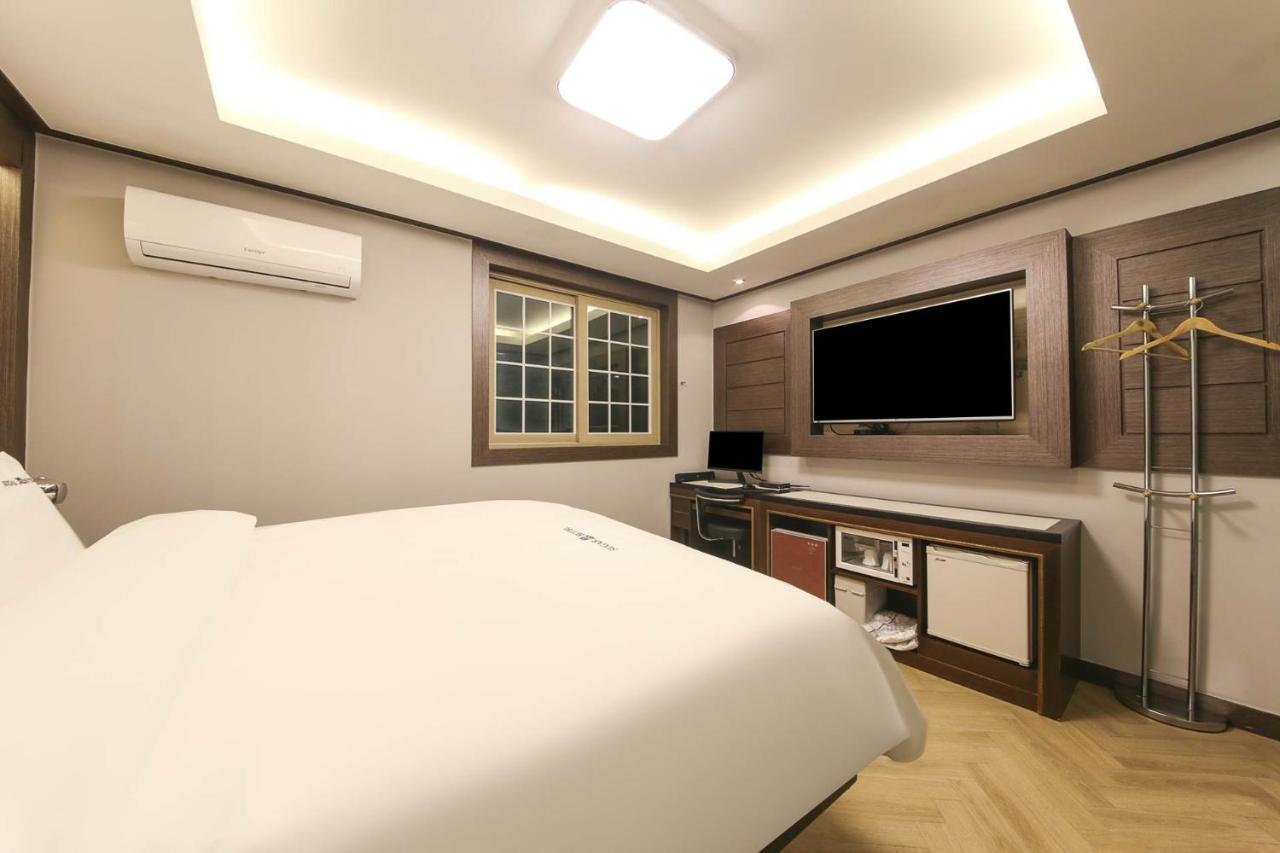 Sugar Hotel Kjongdzsu Kültér fotó