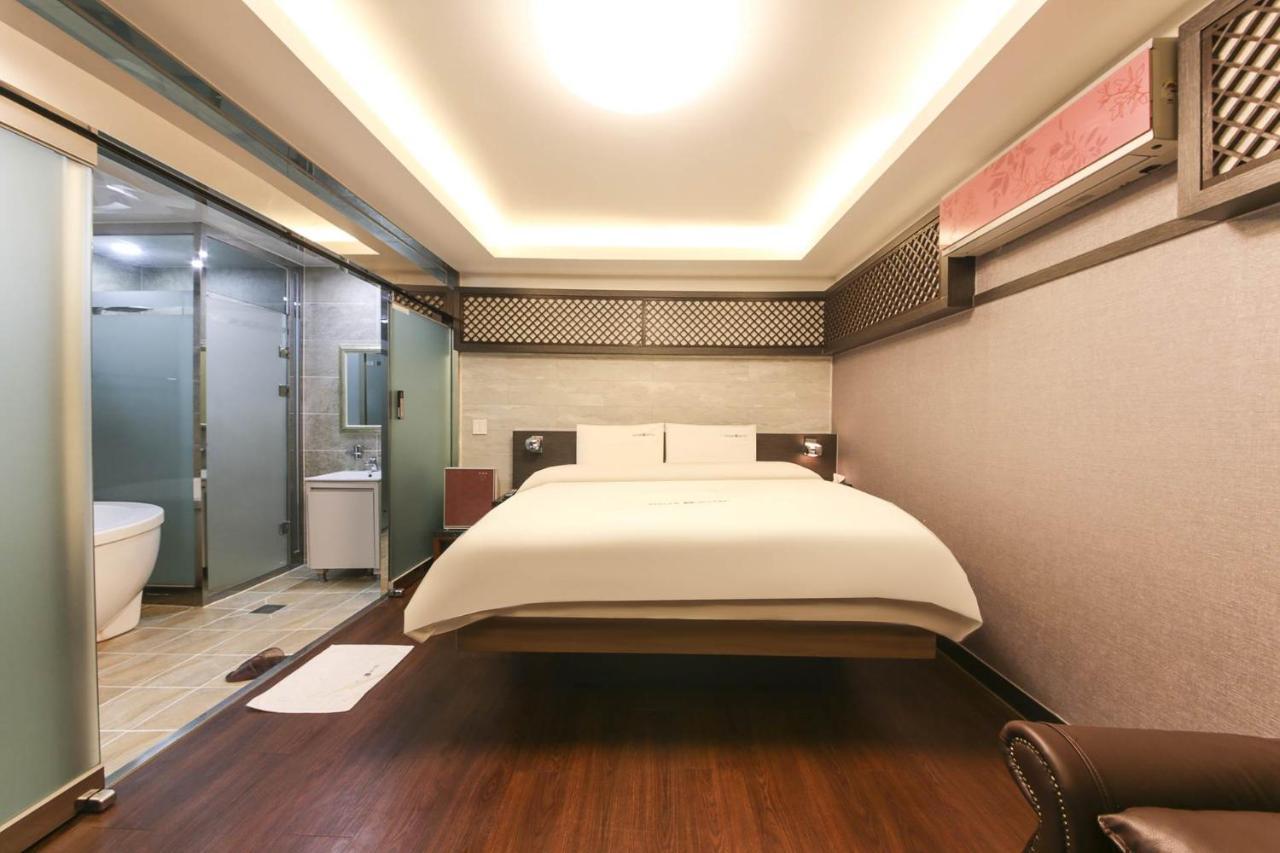 Sugar Hotel Kjongdzsu Kültér fotó